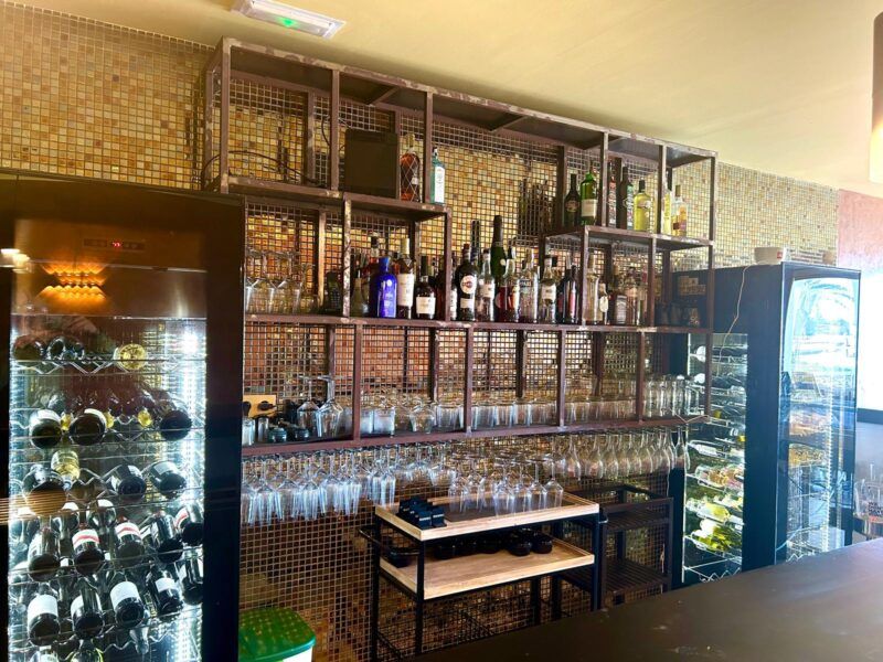 Restaurante y cocktail bar en primera linea Marina de Cala D'Or se traspasa