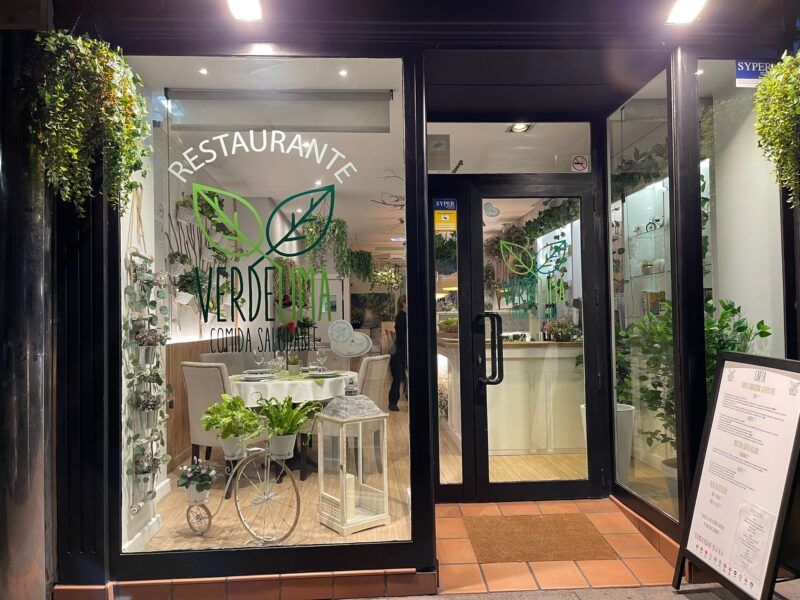 Se traspasa restaurante por traslado