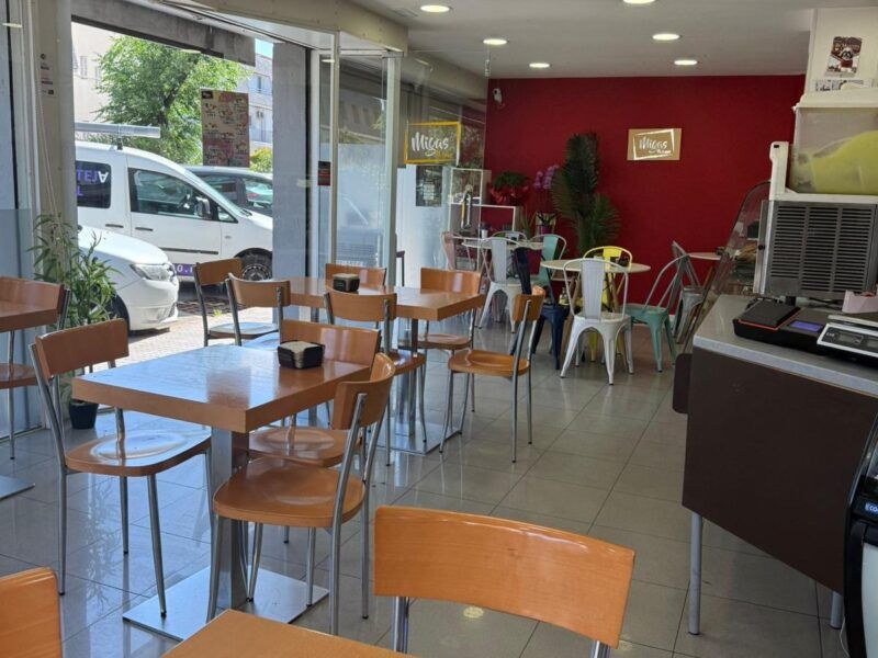CAFETERIA PANADERIA CON TERRAZA