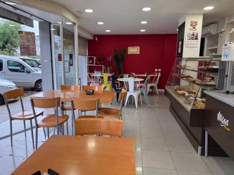 CAFETERIA PANADERIA CON TERRAZA