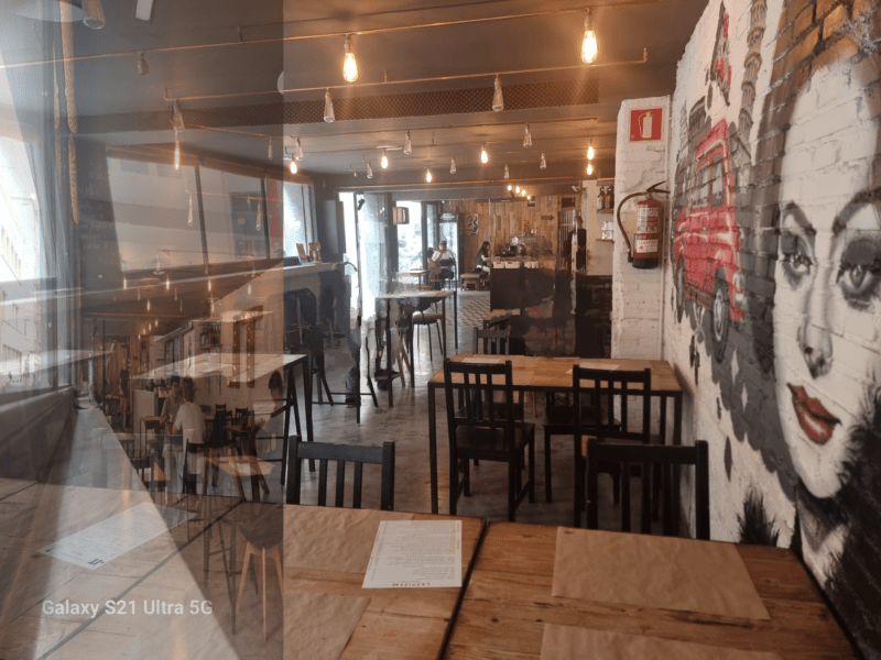 TRASPASO RESTAURANTE DE GRACIA BARCELONA, GRANDE, ESQUINA Y UBICACIÓN INMEJORABLE