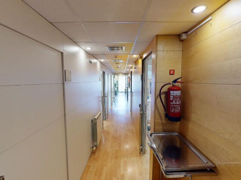 Magnífica Clínica de 125m2 - Planta baja en excelente ubicación frente Hospital General de Catalunya