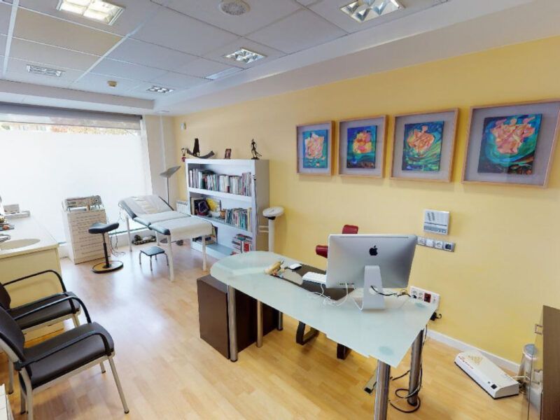 Magnífica Clínica de 125m2 - Planta baja en excelente ubicación frente Hospital General de Catalunya