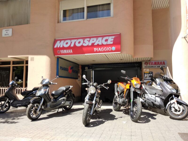 Taller motos, 1.000 m2, 33 años. Traspaso