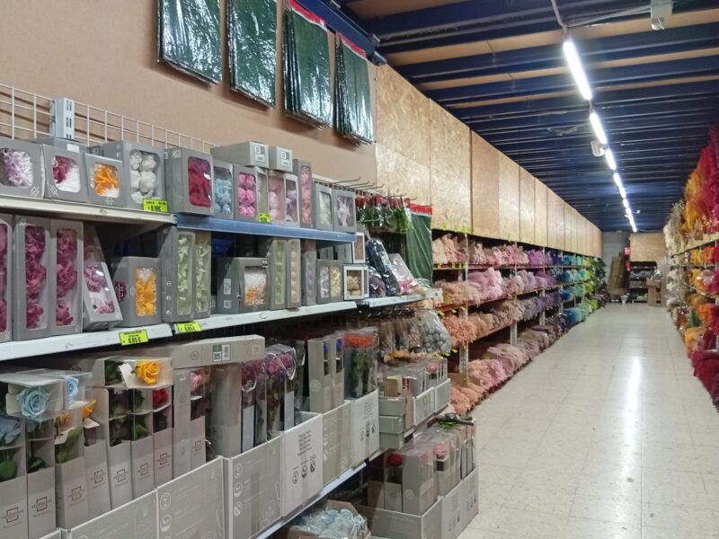 TRASPASO NEGOCIO MAYORISTA DE ARTÍCULOS DE FLORISTERÍA Y DECORACIÓN