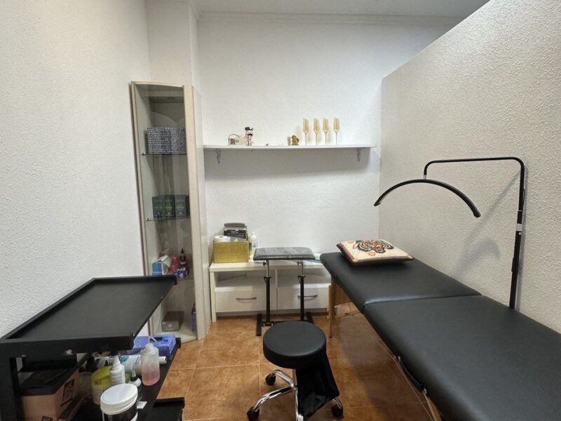 Traspaso salón de belleza en Torrevieja (Alicante, Valencia). Listo para trabajar desde el primer día.