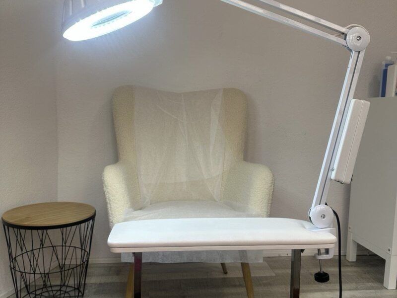 Traspaso salón de belleza en Torrevieja (Alicante, Valencia). Listo para trabajar desde el primer día.