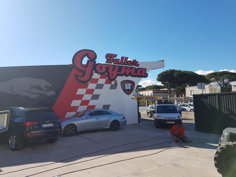 Se vende taller mecánico funcionando en Algeciras