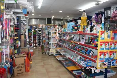 Traspaso por JUBILACIÓN comercio de Papelería, Copistería, Librería, Fotografía y Consumibles de informática.
