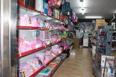 Traspaso por JUBILACIÓN comercio de Papelería, Copistería, Librería, Fotografía y Consumibles de informática.