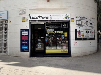 Se traspasa negocio de telefonía e informática