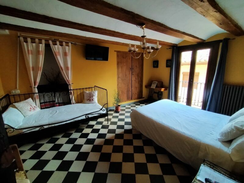 SE TRASPASA Casa Rural en funcionamiento en el Rincón de Ademuz