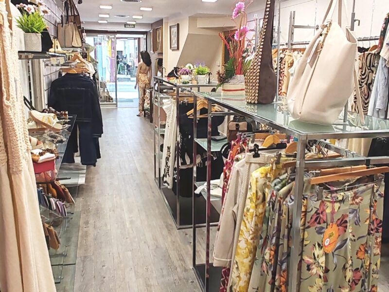 Traspaso tienda moda y complementos en C/Ramón y Cajal -Villareal , bajo concepto "llave en mano"